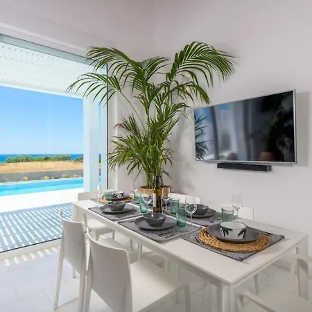 Seashore Beachfront فيلة *